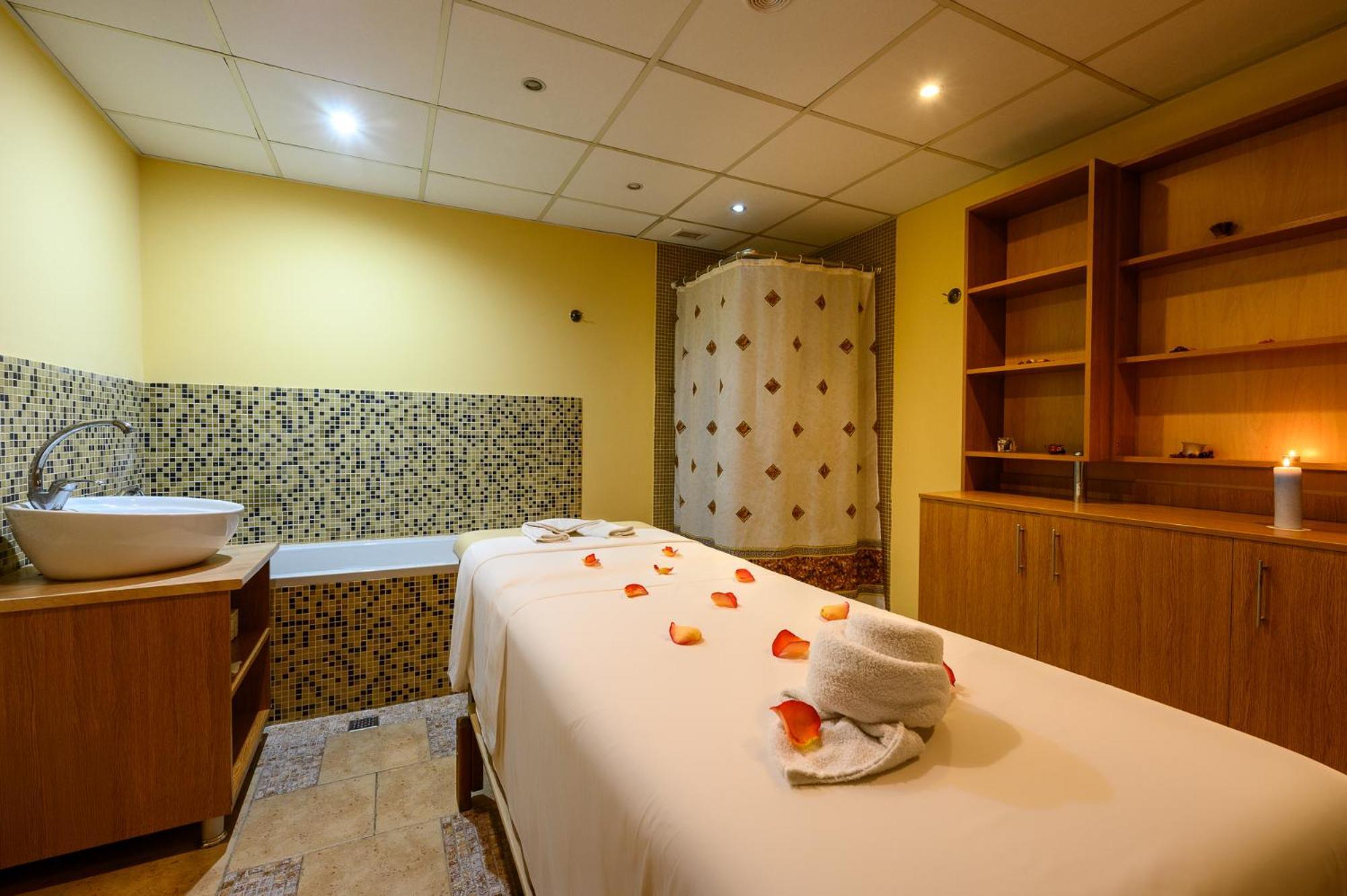 Spa Hotel Holiday Velingrad Exterior photo